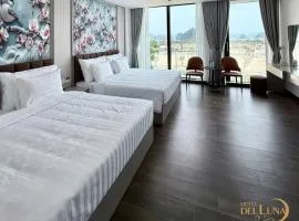 Hotel Del Luna