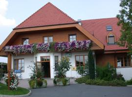 Foto di Hotel: Weinlandhof