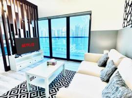 Elegant Condo to stay with Spectacular Marina View, hotel v Dubaji