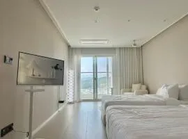 Le Bleu Naksan by Orot