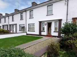 30 Marian Park - Luxury Townhouse, hotel v destinaci Buncrana