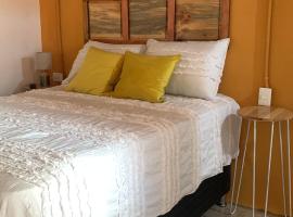 El Chirris B&B, hotel in San Juan La Laguna