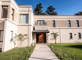 Casa Robles Coliving, hôtel à Pilar