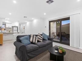 Premium Modern Homestay-Walk to Curtin University, hôtel à Perth