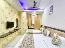 HOTEL PREMIUM B K Near Railway Station - Fully Air conditioned Rooms with Wifi-LIFT and Restaurant - A Top Premium Hotel in Haridwar
