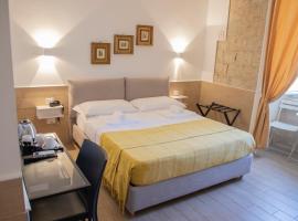 H22 Hotel, hotel a Napoli