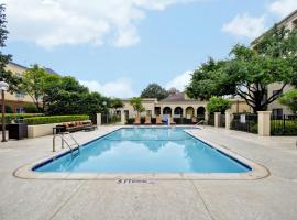 Fairfield Inn & Suites Dallas Medical/Market Center, hotel u Dallasu