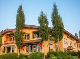 Hotel McCall