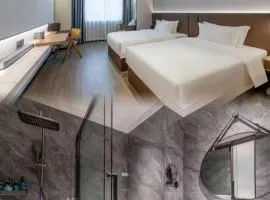 Luyue Hotel Movie Hotel Huaqiangbei Convention and Exhibition Center Branch