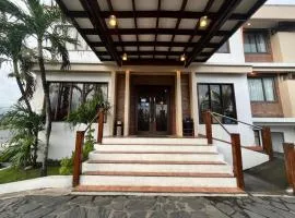 Mango Valley Hotel