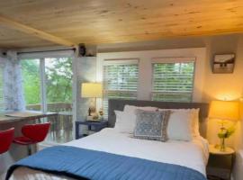 Cheerful Cottage Close to Everything 13, hôtel à Edgecomb