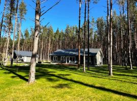Reigi Holiday Home, Hiiumaa with Nordic HotTub & Sauna, hotell sihtkohas Reigi