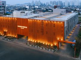 Mansion Bridge Gunsan, hotel v mestu Gunsan