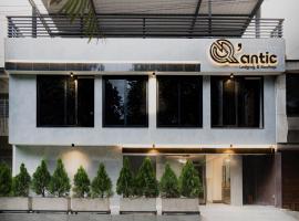 Qantic Lodging & Rooftop, hotel v destinaci Medellín