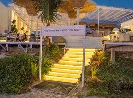 Living Room Beach Resort, hotel di Morjim