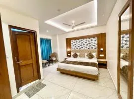 HOTEL M G - PALACE Near Mall Road - Restaurant And Private Parking And Lift Facilitie - Hygiene & Spacious Room - A Premium Hotel In Mussoorie