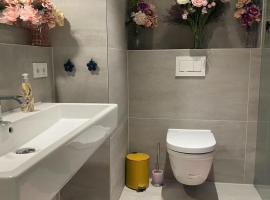 Tegernsee modern apartment, free parking、テガーンゼーのホテル