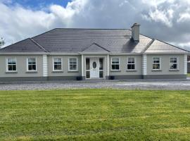 Albert Lock Bungalow, hotel in Carrick on Shannon
