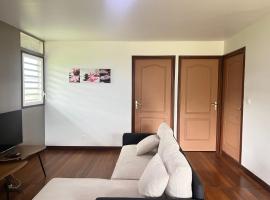 Gîte des Flamboyants Luna Pk 14, hotel v destinaci Kourou