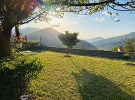 Guest House Nino's, hotell sihtkohas Zhaban