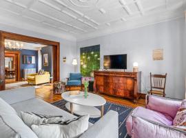 Historic & Spacious 3 Bedroom Family Gem on Peaceful Street, hotel in Buffalo