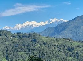 Silent Echo Farm Stay, hotel in Māngwa