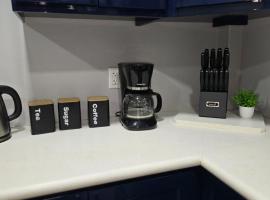 Stephens Ventures,9 mins from National Stadium, New home with Jacuzzi, hotel i Georgetown