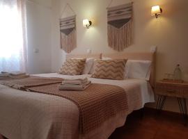 Quartos Abelha, hotell sihtkohas Porto Covo