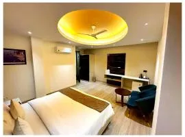 Near Mahakal Temple Hotel S U N # c !Ujjain,Near Railway station -Fully Air conditioned Rooms And Spacious, with Wifi And Parking- BEST HOTEL IN UJJAIN