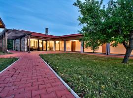 Holiday Homes Chudna, hôtel à Breste