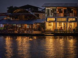Hotel Pura Natura Riverside Tortuguero, hotel in Tortuguero