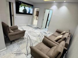 Vista Dushanbe urban Comfort 3 Bedrooms and Lounge Space, hotel di Dushanbe