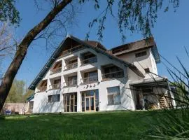 LivingIn Delta - Casa de Vacanta