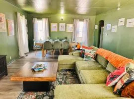 Condo 2BD2BAGrillLaundry-8PP-Pet Friendly