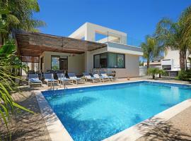 Villa Evergreen - 3bed Bungalow large pool, hotel en Protaras
