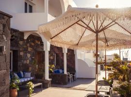 Cyclades Hotel, hôtel à Karterados