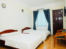 Cozy Cửa Lò Hotel – hotel w mieście Vinh