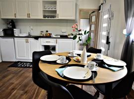 Csoda Apartman, hôtel à Domaszék