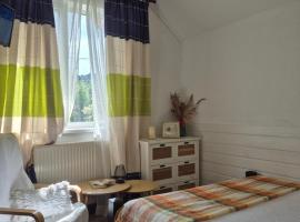 Захарова Оселя БАСЕЙН на території є Чан - Джакузі, ξενοδοχείο σε Slavske