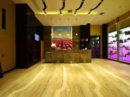 Lavande Hotel Wuhan East Lake Xudong Metro Station