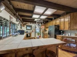 The Davies Family Inn - Adults Only