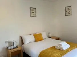 Continental Hotel with access to shared kitchen