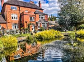 The Manor Guest House, hotel in Cheadle