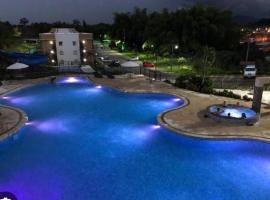 Apartamento vacacional en el corazón del Eje Cafetero La Tebaida, Quindío，位于拉特瓦伊达的酒店