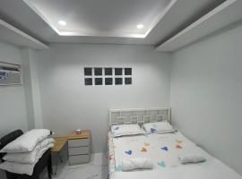 MaNel Guest House Hotel, hotel v destinaci Donsol