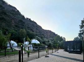 River Glamping Kalopanayiotis, hotel in Kalopanayiotis