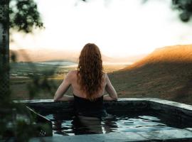 Khanyisa Mountain Lodge，位于罗伯森的酒店