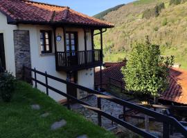 La Casina de Santulaya, hotel v destinaci Adralés
