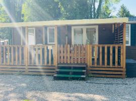 Chez Nathalie mobil home chauffé et climatisé、Boofzheimのホテル