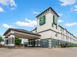 Quality Inn Near Seaworld - Lackland